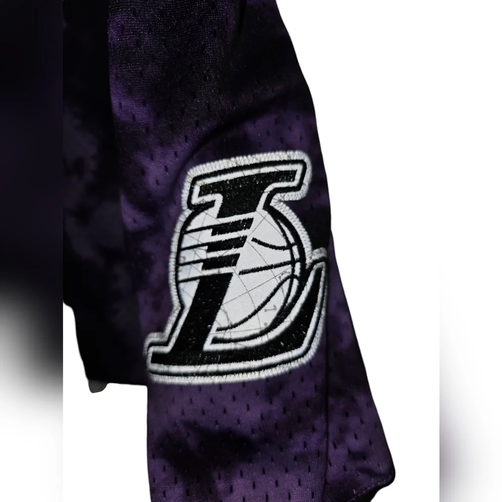 Mitchell and Ness NBA Lakers Galaxy Swingman Shorts 2009 SMSHKM19054-LALPURP09